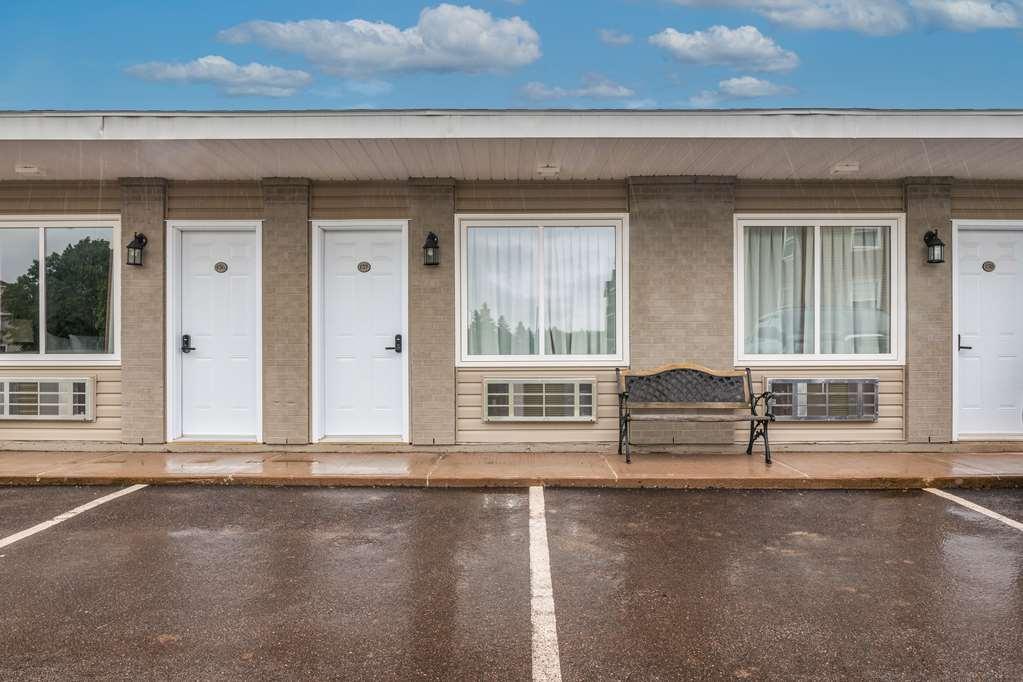Canadas Best Value Inn & Suites-Charlottetown Bagian luar foto