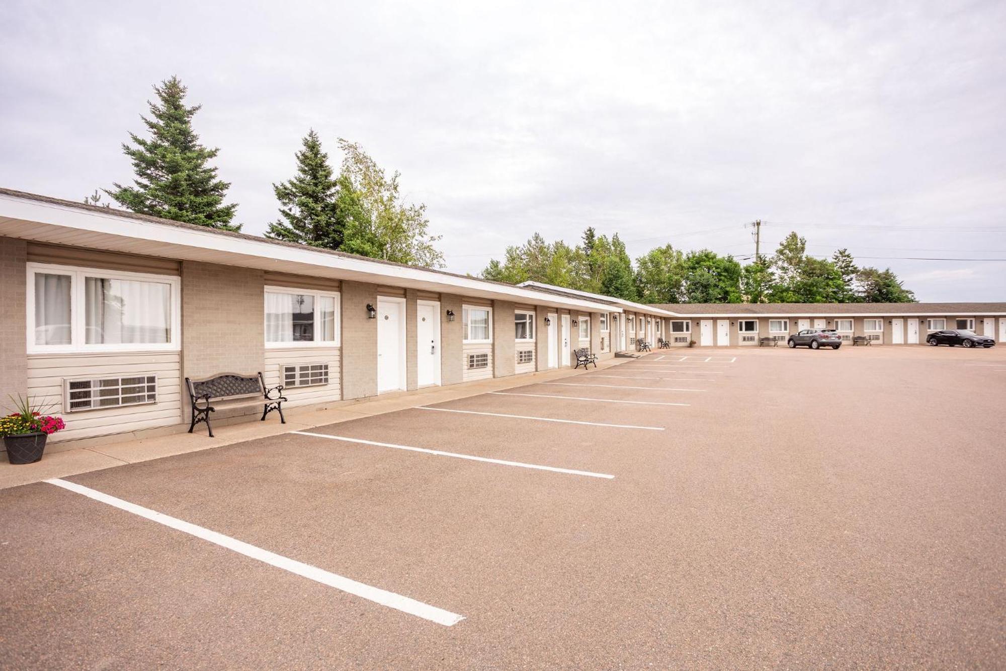 Canadas Best Value Inn & Suites-Charlottetown Bagian luar foto