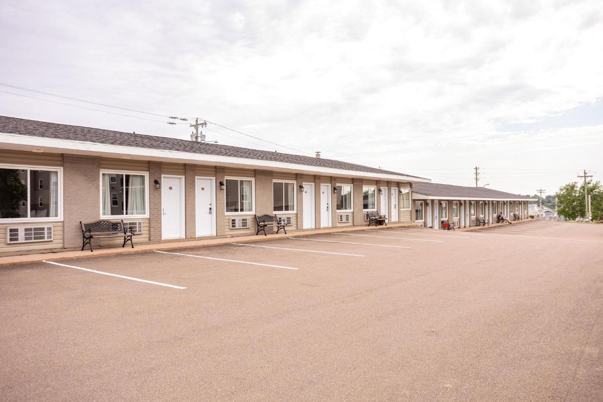 Canadas Best Value Inn & Suites-Charlottetown Bagian luar foto