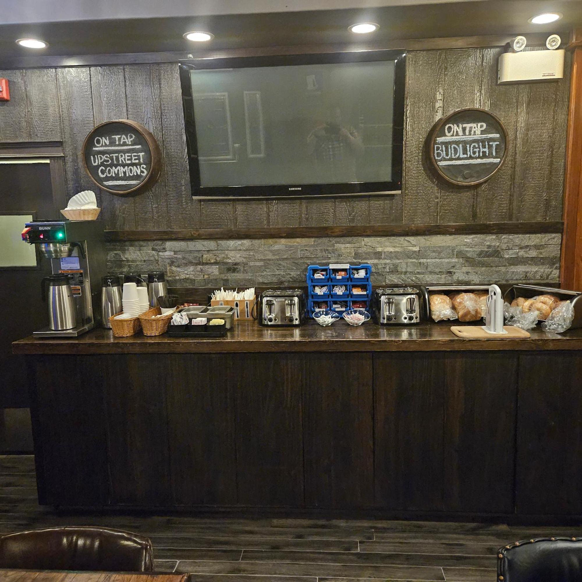 Canadas Best Value Inn & Suites-Charlottetown Bagian luar foto