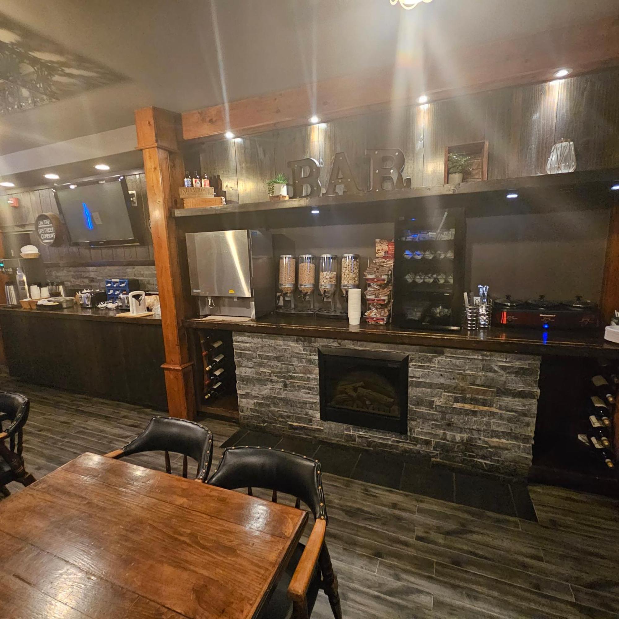 Canadas Best Value Inn & Suites-Charlottetown Bagian luar foto